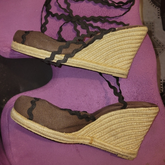 Victoria Secret Lace Up Espadrilles 9 - Picture 5 of 8
